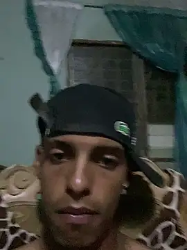 aleexxx_2005 (M twink) - Corrida