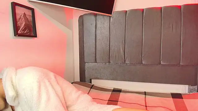 erick_velveth (M twink) - spank ass