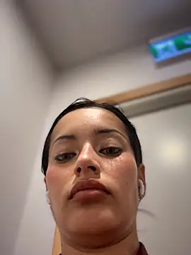 Risky_Workouts live sex cam