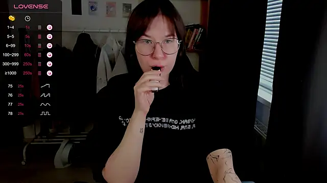 MyNameIsLilith webcam