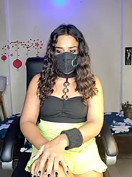 black-pearll - Black-Pearll's free webcam - UK Sex Cams