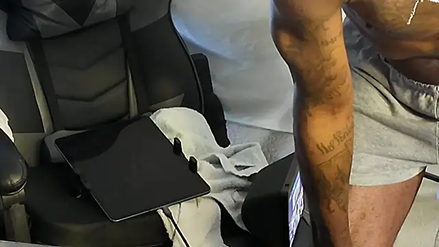 triggerhappycj100 - Triggerhappycj100's free webcam - UK Sex Cams