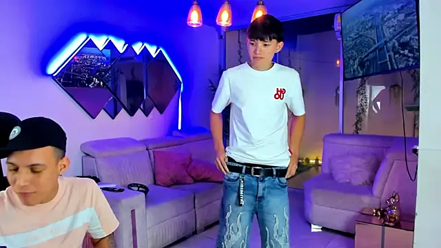 Houseofwarrios webcam