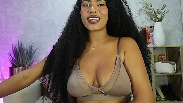 HOTBLACKANDWHITE2 webcam