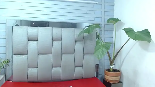 evelin_zaens - Evelin_zaens's free webcam - UK Sex Cams