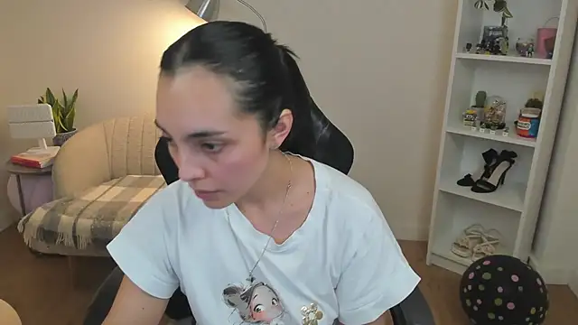 _bellaevans_ - _BellaEvans_'s free webcam - UK Sex Cams