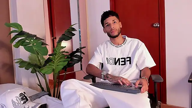 thiagoferreti - Thiagoferreti's free webcam - UK Sex Cams