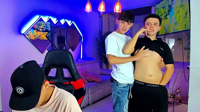 Houseofwarrios webcam