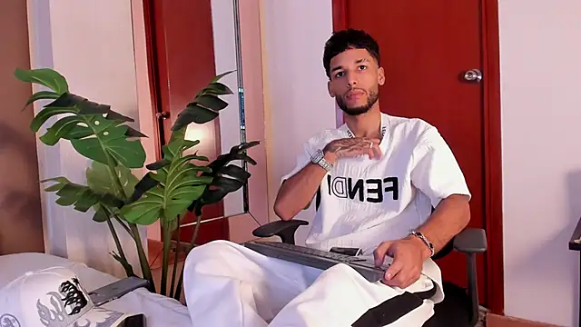 thiagoferreti - Thiagoferreti's free webcam - UK Sex Cams