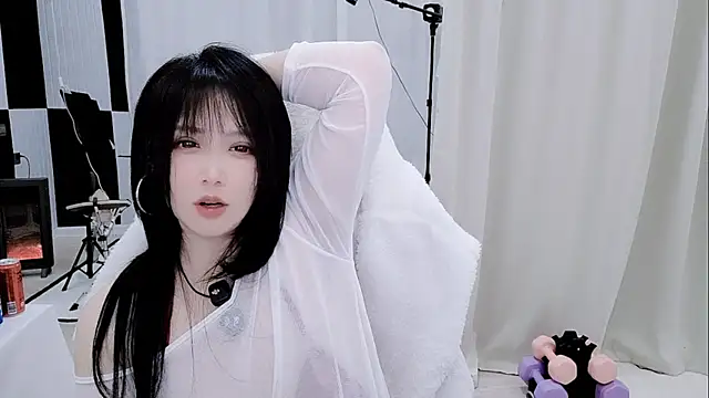 evangelin-e - Evangelin-e's free webcam - UK Sex Cams