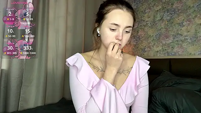 LoraDavi - Live Cams