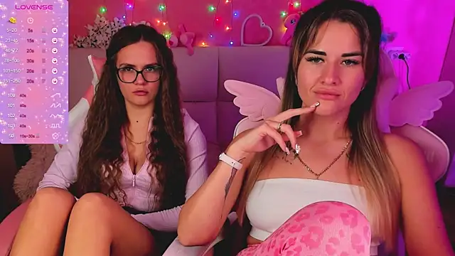 hotty_girls_here (G young) - HOT KISS