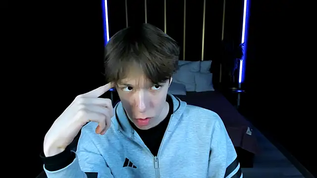 markbranston (M twink) - I am in boxers