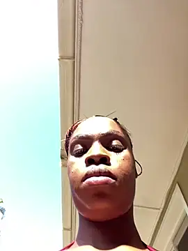 luciouslips96 (F young) - squirt show outside