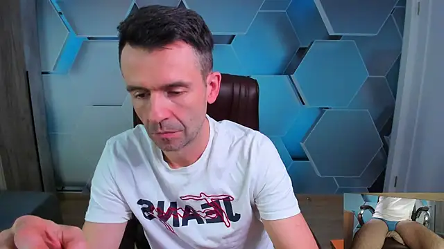 stevetiger (Ask my age) - naked