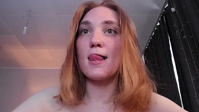 ReddHotPipper - Live Cams