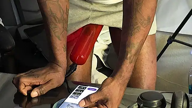 triggerhappycj100 - Triggerhappycj100's free webcam - UK Sex Cams