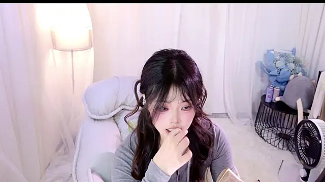 chuyi-007 - ChuYI-007's free webcam - UK Sex Cams