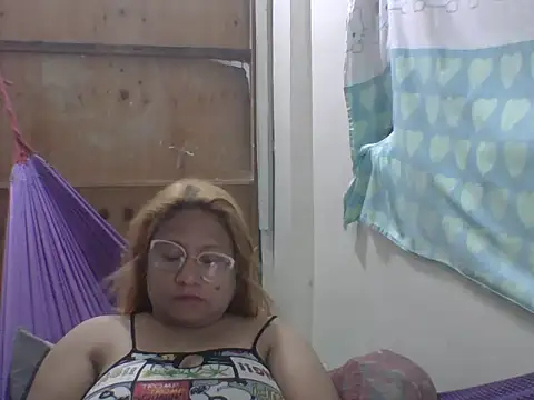 PinayChristine webcam