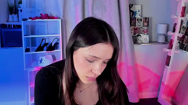 Sahara_Shields webcam