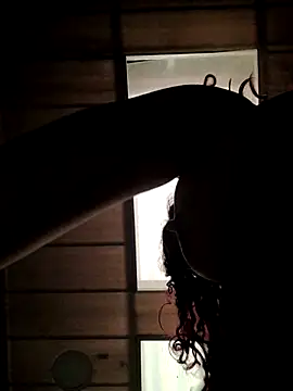 Scarlet_curly8a webcam