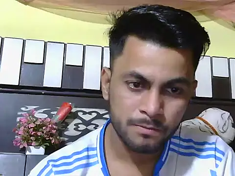 stubborndesiboy - Stubborndesiboy's free webcam - UK Sex Cams