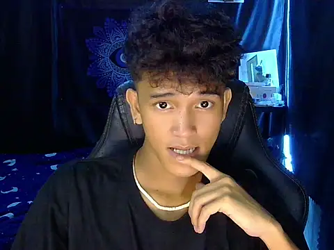 hugekenbigcock live sex cam