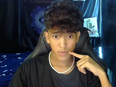 hugekenbigcock webcam