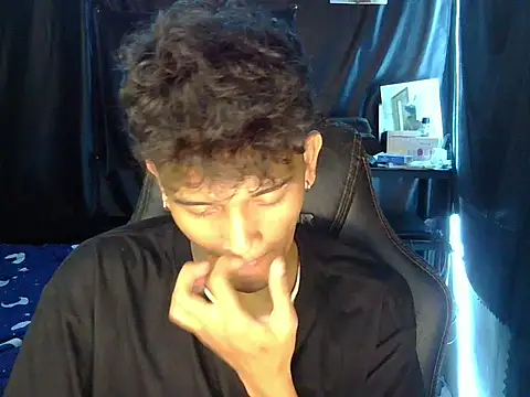 hugekenbigcock webcam