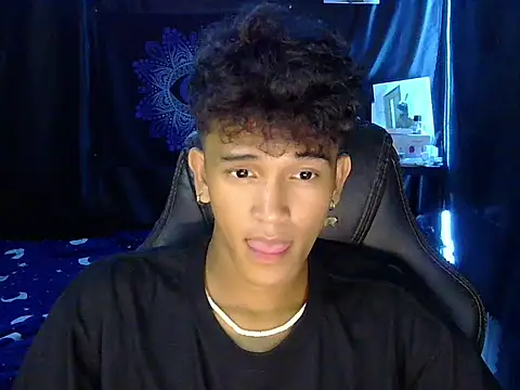 hugekenbigcock webcam