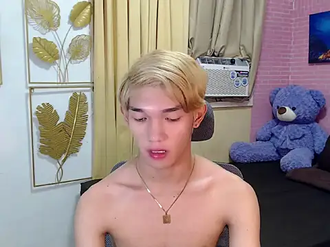 urasian_john18 - Urasian_john18's free webcam - UK Sex Cams