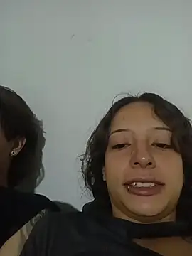 AlexxaAndRileyy webcam