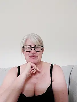 FlirtyFleur-x webcam