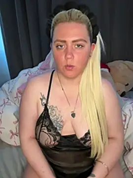 Blondiee3088 webcam