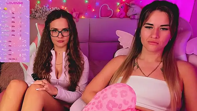 hotty_girls_here webcam