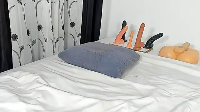 CREAMY_BUBBLEGUM webcam