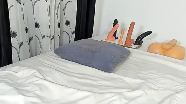 CREAMY_BUBBLEGUM webcam