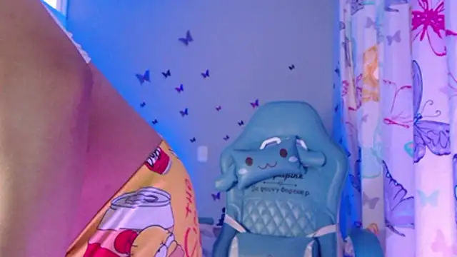 NicolleTaylor webcam