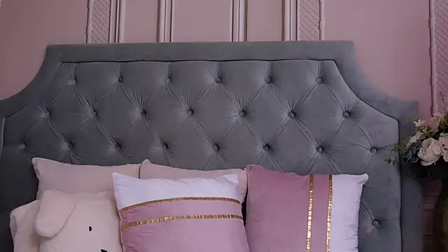 lucyaddison - LucyAddison's free webcam - UK Sex Cams