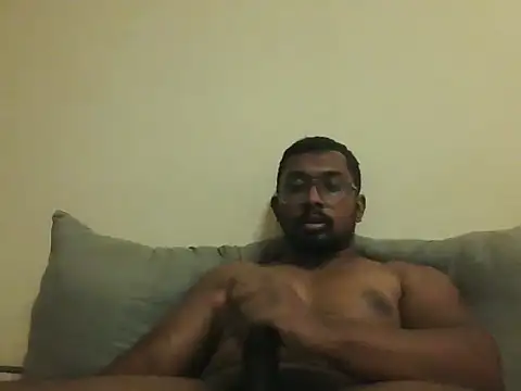 Straightchennaibull webcam