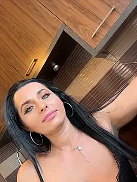 Hotmomcheckk_ webcam