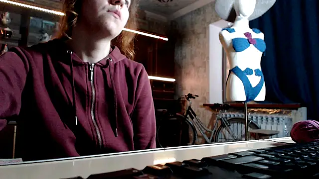 pa1e_pr1ncess - Pa1e_pr1ncess's free webcam - UK Sex Cams