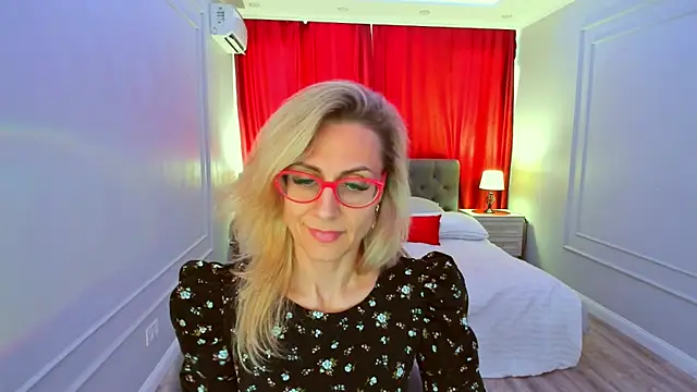 MuseOfStage live sex cam