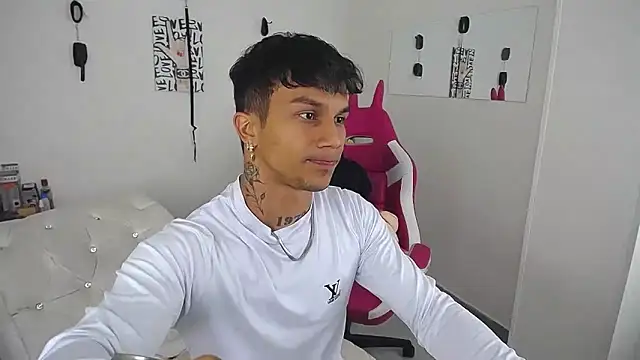 leonard_price - Leonard_Price's free webcam