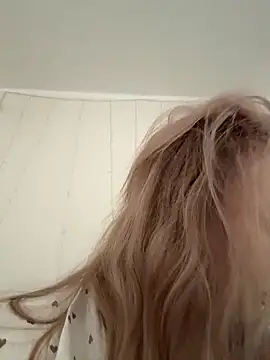 mollyhilton - MollyHilton's free webcam - UK Sex Cams