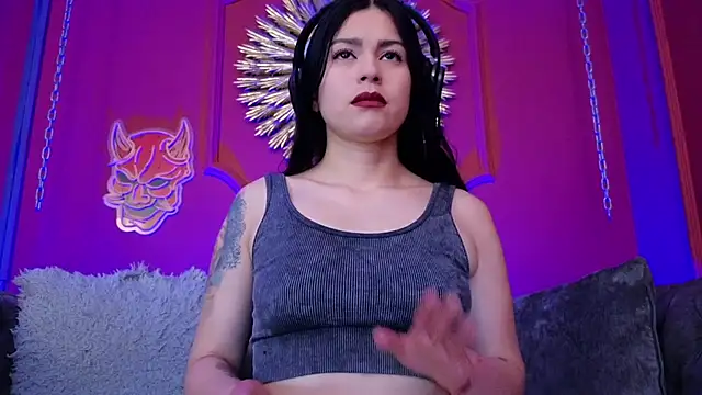 Julieta_Russell webcam