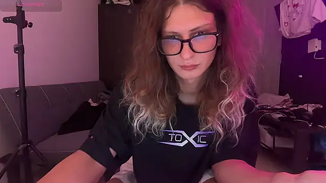 AlicePinkhead webcam