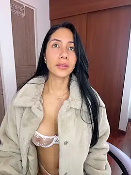 ArianaReynoldss webcam