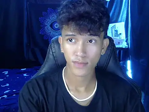 hugekenbigcock webcam