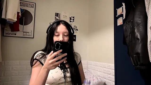 LeonoreCriger webcam